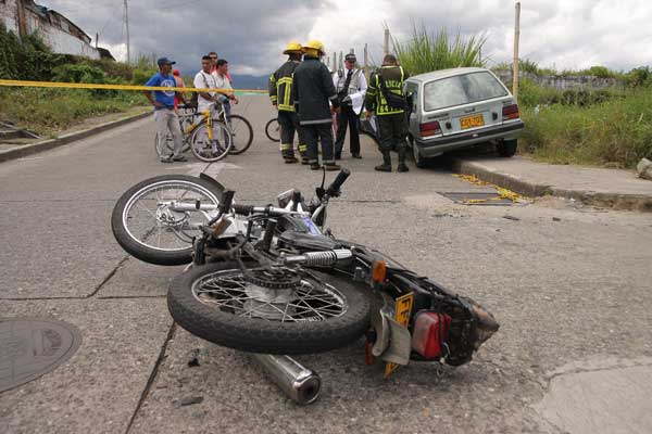 Un Motociclista Lesionado En Accidente De Tr Nsito