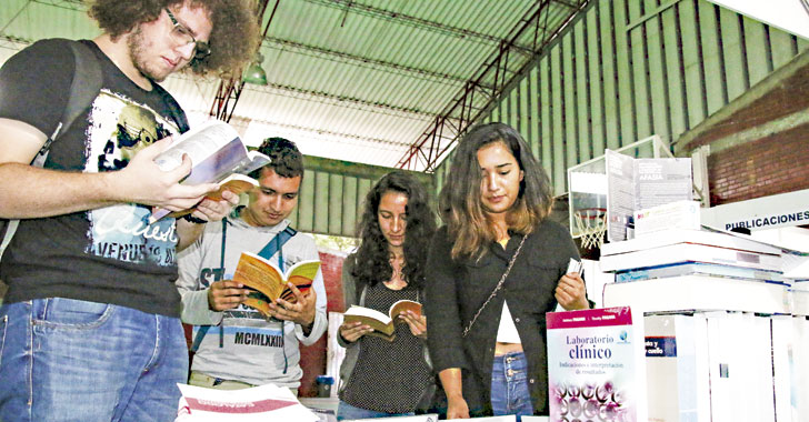 Feria del Libro continÃºa con â€˜lluviaâ€™ de letras en la UniquindÃ­o