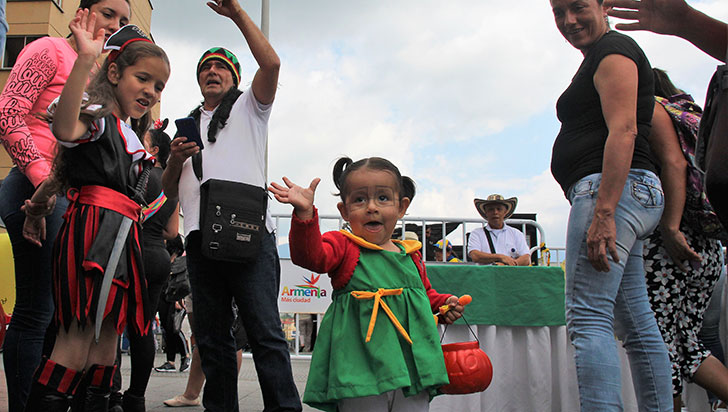 Las mejores postales de los niÃ±os que disfrutaron de su dÃ­a en la plaza de BolÃ­var de Armenia 