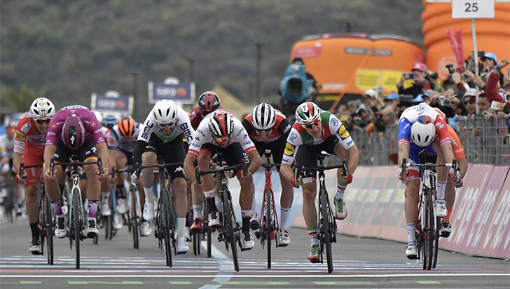 Â¡Fernando Gaviria gana la tercera etapa del Giro!