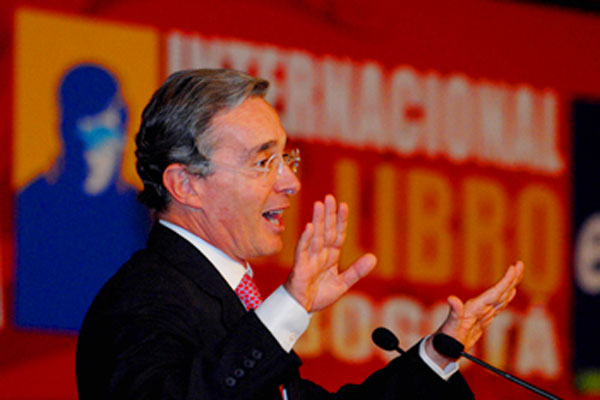 Ley del libro no debe limitarse en el tiempo, asegura el Presidente Uribe