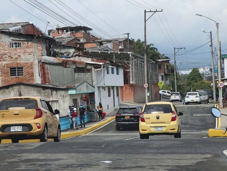 Ya hay paso vehicular por los barrios Santafé y Obrero