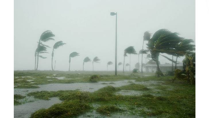 Experto en desastres naturales anticipa un futuro de huracanes "feroces"