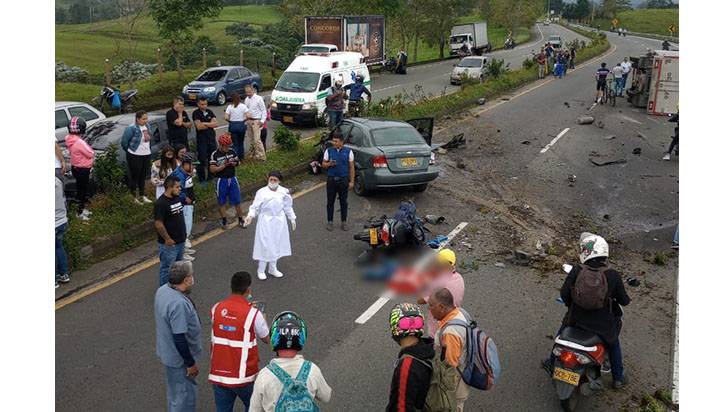 Falleció motociclista involucrada en accidente vía Pereira