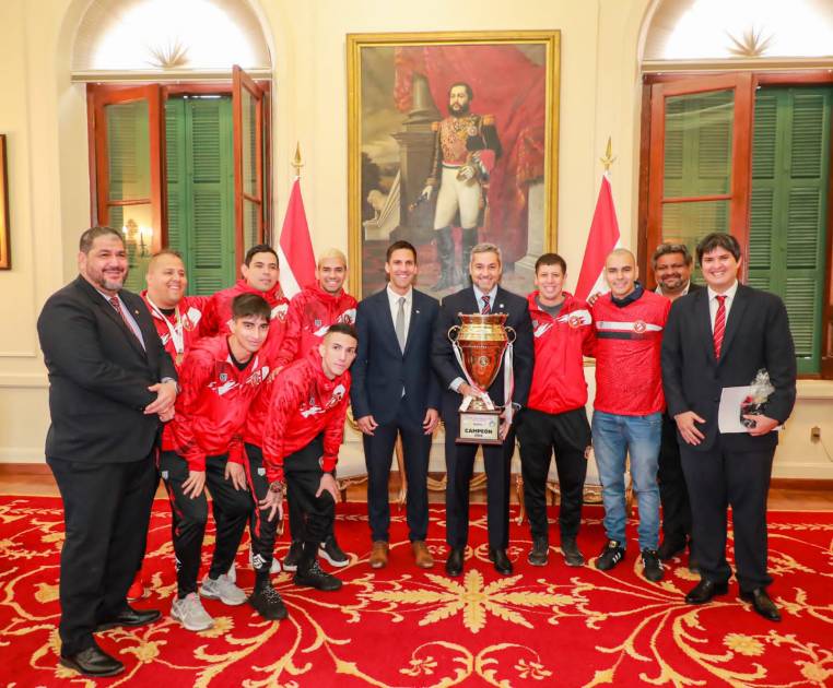 Presidente de Paraguay recibió al campeón de la Copa Sudamericana realizada en Calarcá