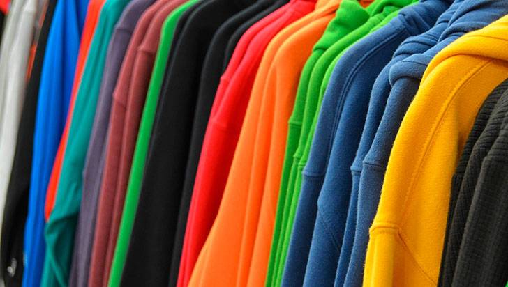 Polémica: gobierno estudia imponer arancel de 40 % a la ropa importada