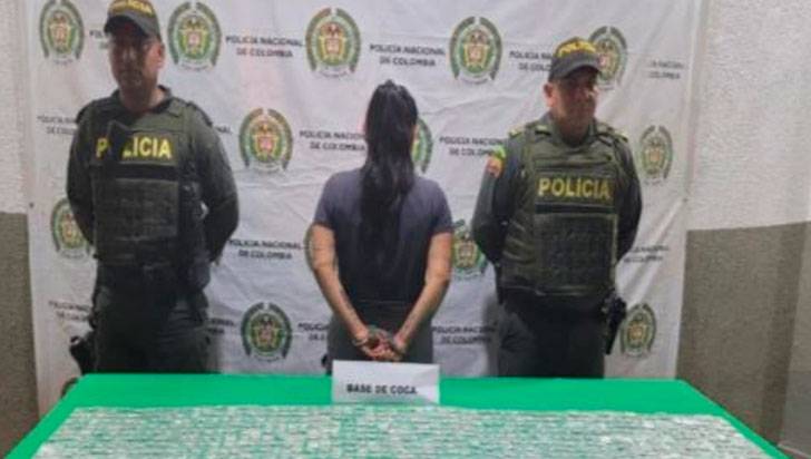 Mujer fue capturada y señalada de querer abastecer con droga las 'ollas' de La Tebaida