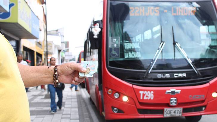 Usuarios de bus en Armenia se quejan por “aumento exagerado” en el pasaje