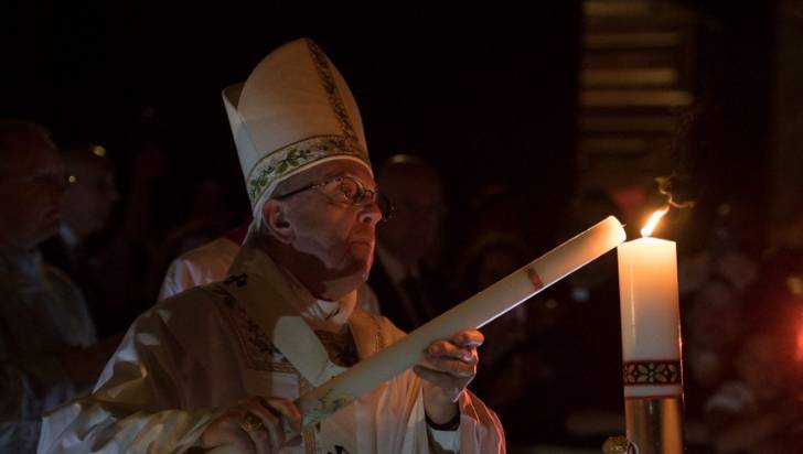 El Papa presidirá la Vigilia del Sábado Santo después de renunciar al Viacrucis