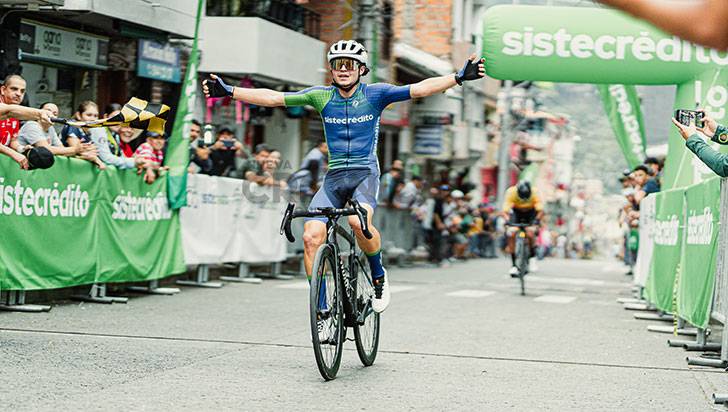 En ciclismo, Esteban Mejía logró título de Copa Talentos Sistecrédito 2024