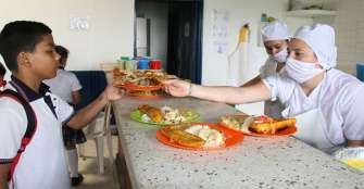 Se estudian 3 opciones para entregar alimentaciÃ³n escolar en las casas