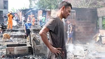 Una hornilla habría ocasionado el incendio que acabó con 9 viviendas en Armenia