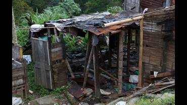 2 meses después del incendio en Miraflores, no han retirado los escombros