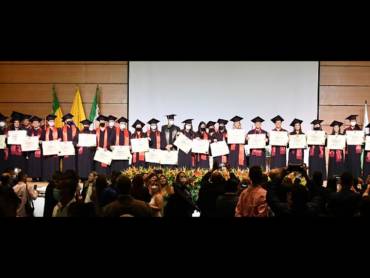 130 graduados de la UGC