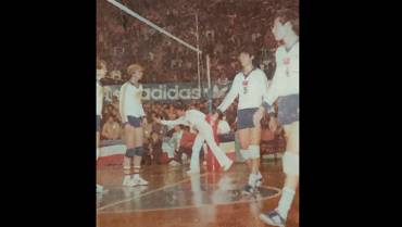La historia del quindiano Pedro Nel Ospina, uno de los mejores árbitros de voleibol de Suramérica