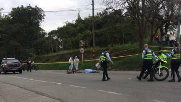 Ciclista murió arrollado por un vehículo de carga en Calarcá
