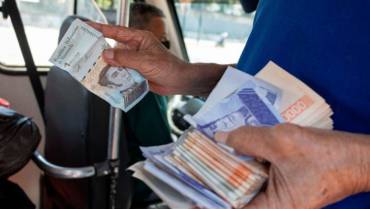 Los venezolanos necesitan 126 salarios mínimos mensuales para costear la canasta básica