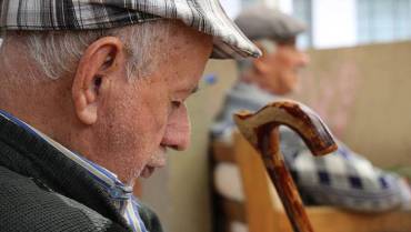 Colombia dará un bono de $225.000 a los mayores de 80 años que no reciben pensión