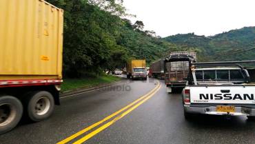 Trabajadores de mantenimiento vía Calarcá - La Línea piden pago de sueldos 