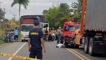 Motociclista perdió la vida tras colisionar contra un tractocamión