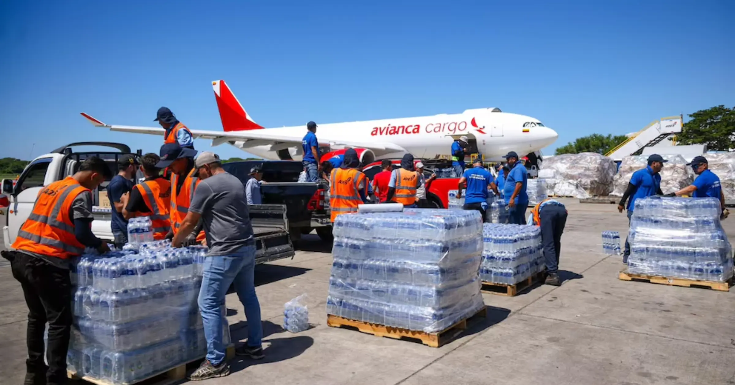 El Salvador envía 100 toneladas de ayuda humanitaria a Colombia tras terremoto